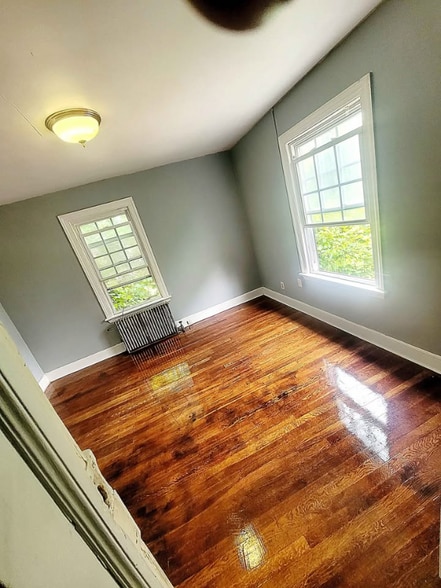 Primary Photo - 609 Cooke St