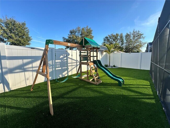Building Photo - 17410 Woodcrest Way