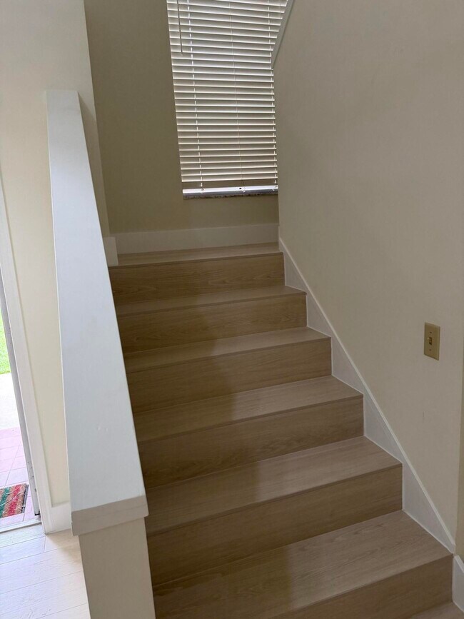 Building Photo - 13505 Fountain View Blvd