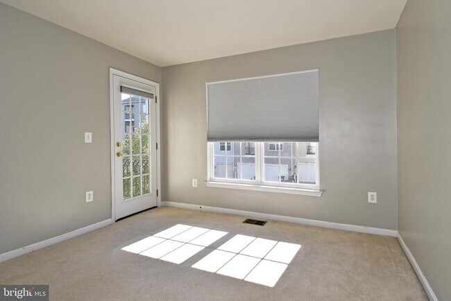 Building Photo - 2401 Rainswood Ln