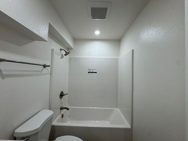 Building Photo - 310 Hansbery Way