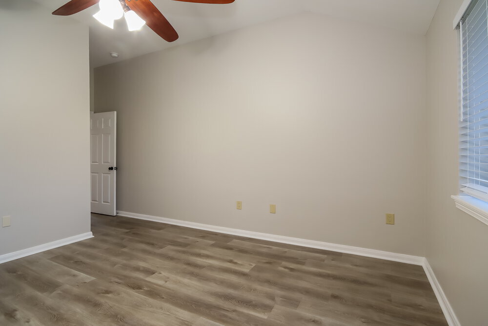 Building Photo - 13553 Miller Ln