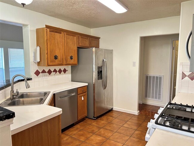 Building Photo - 20502 Westfield Estates Dr
