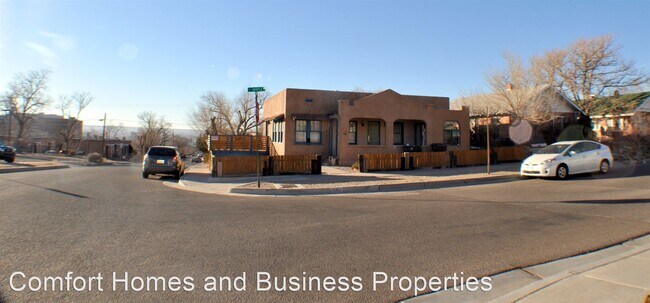 Building Photo - 4 br, 2 bath House - 201 Maple St NE