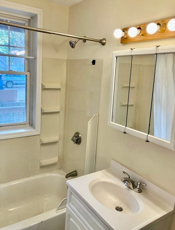 Building Photo - 25 Roslyn St