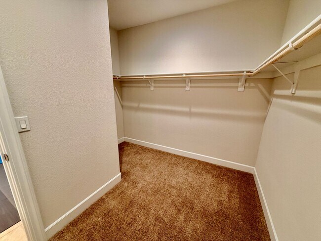 Building Photo - Vacaville 4 Bed | 3 Bath | Single-Story | 2,490 SF | Built in 2021