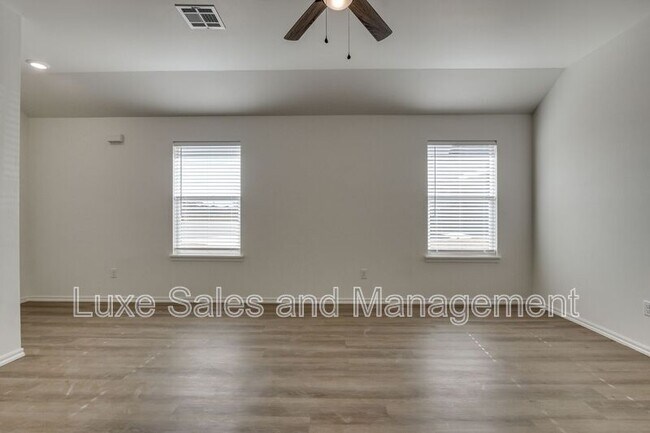 Building Photo - 11611 Mackenzie Wy