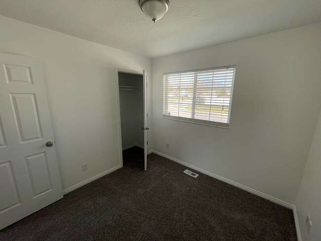 Building Photo - 4 Bd 3 Bath Home in Lehi