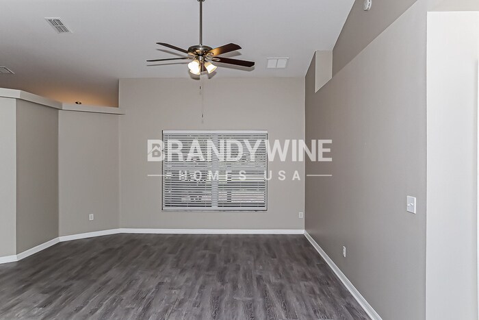 Building Photo - 10938 Crescent Ridge Loop