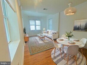 Building Photo - 606 S 16th St