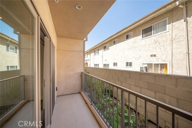 Building Photo - 14526 Hartland St