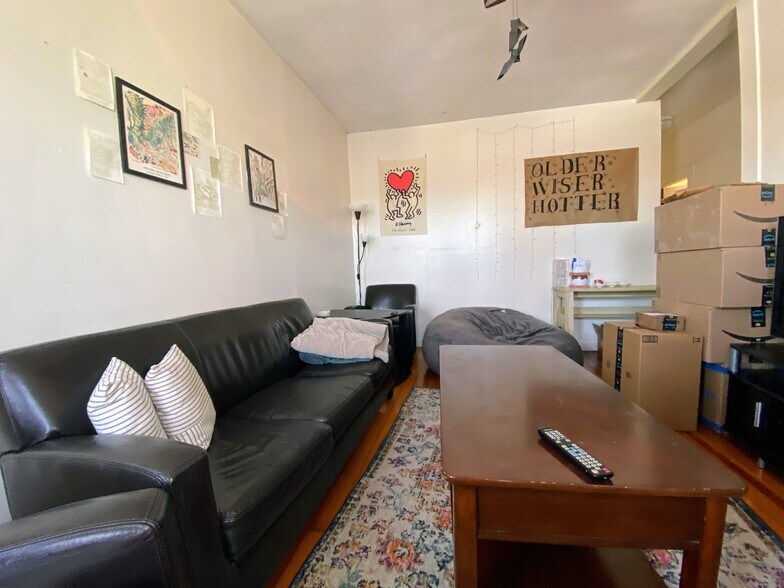 Building Photo - 24 Darling St