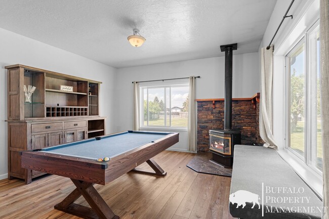Building Photo - Charming Country Home on 2 Acres | 5 Bed | 3 Bath | Blackfoot, ID