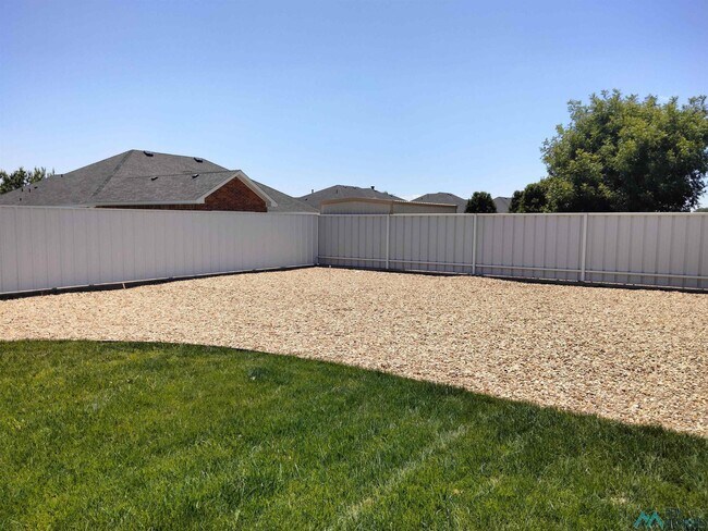 Building Photo - 621 Providence Cir