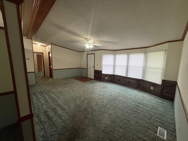 Building Photo - 3 bedroom home in Eldon, MO!