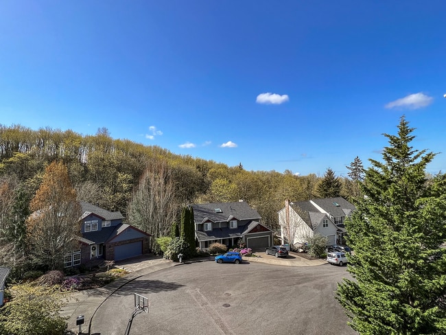 Building Photo - Bright & Beautiful Forest Heights Home with Gourmet Kitchen, Bonus Space & Private Cul-de-Sac Set...