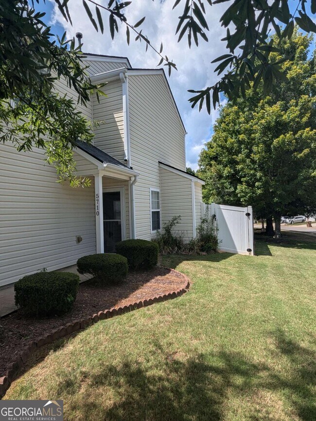 Building Photo - 5710 Ridge Stone Way