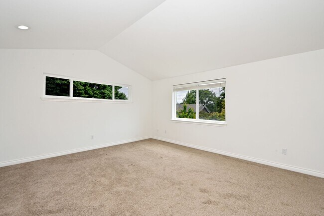 Building Photo - 3-Story Greenlake Home - Private Yard and ...