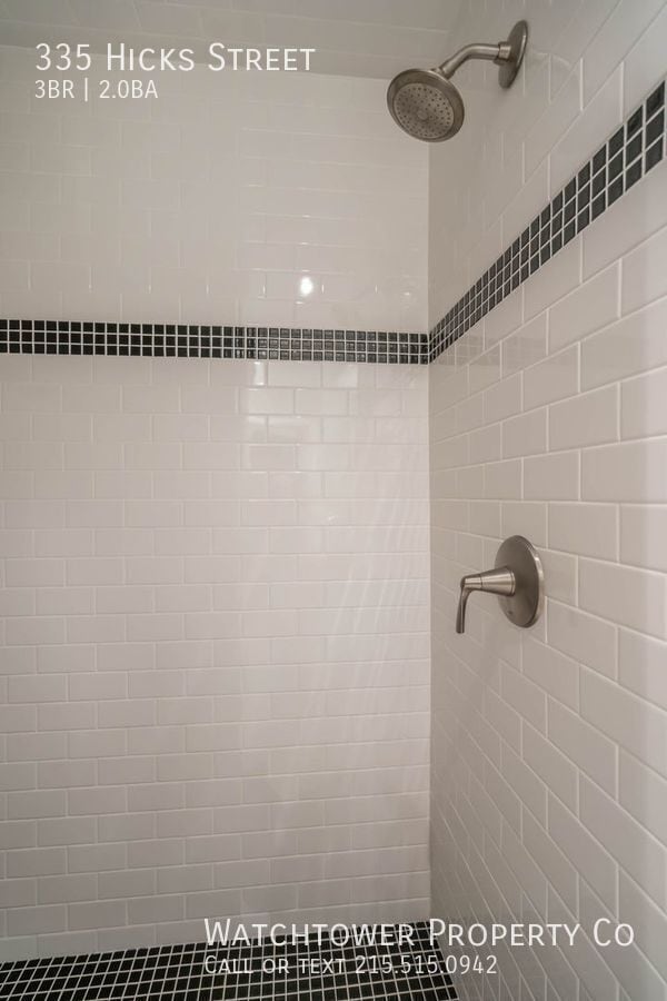 Building Photo - 335 S Hicks St