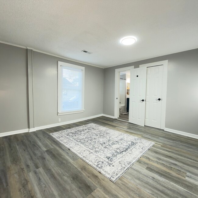 Building Photo - 4320 Wallace St