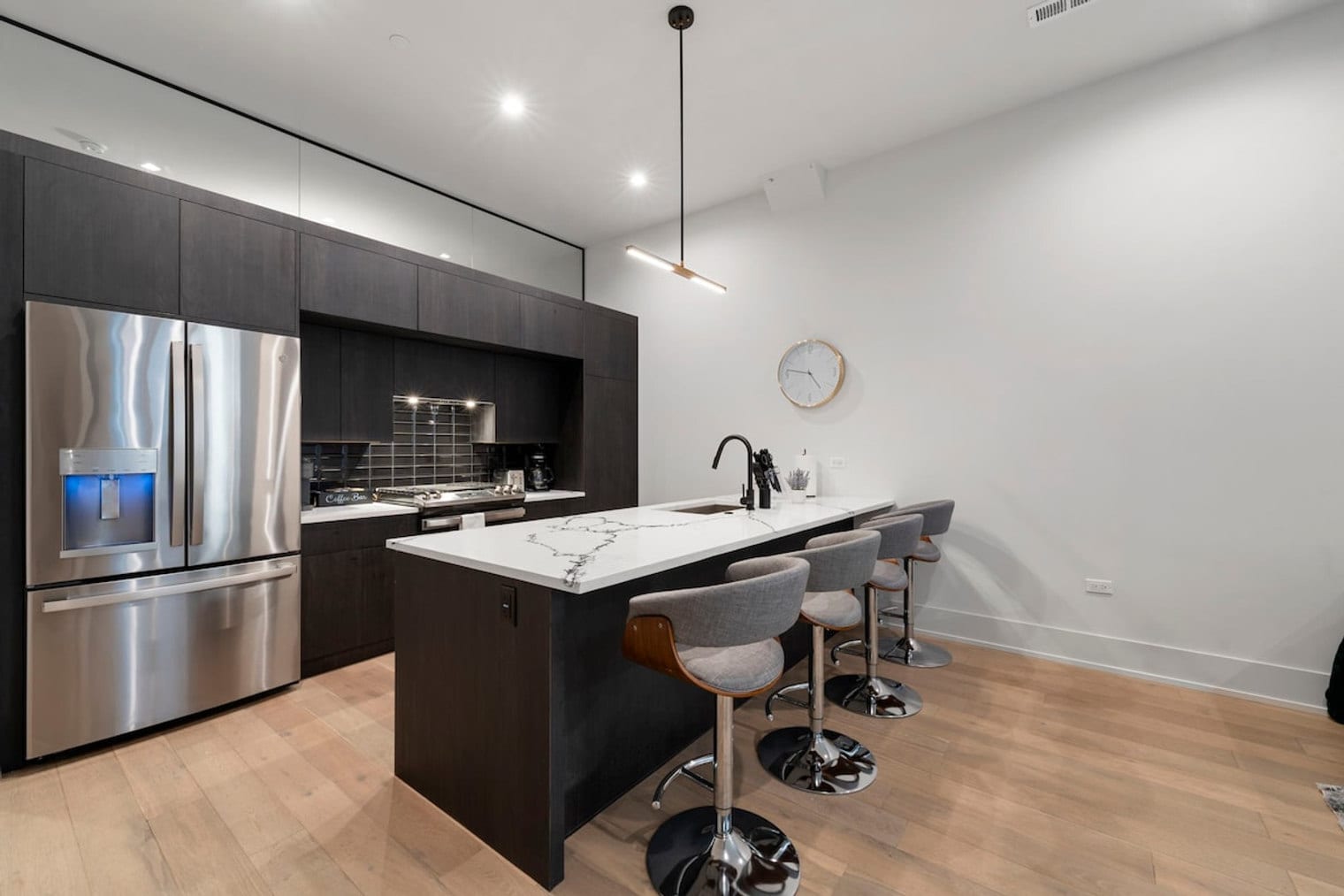 Building Photo - 318 W Grand Ave