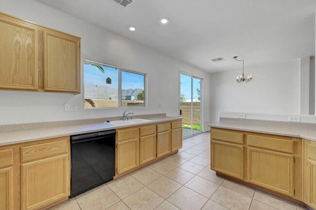 Building Photo - Adorable 2 story in the Northwest! Fresh paint and new carpet!