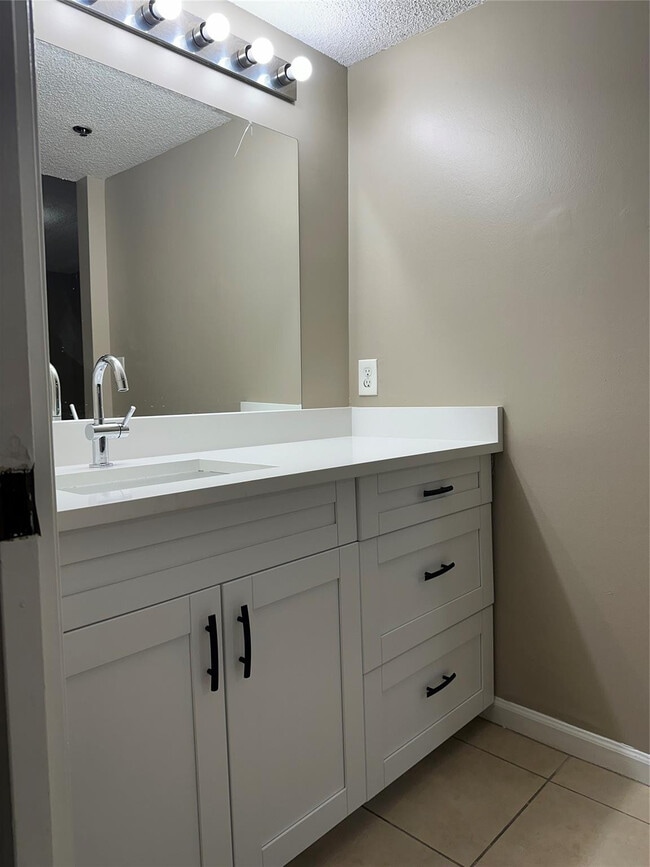 Building Photo - 5590 NW 61st St