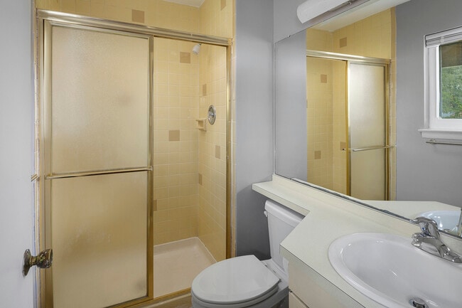 Building Photo - 3947 Setonhurst Rd