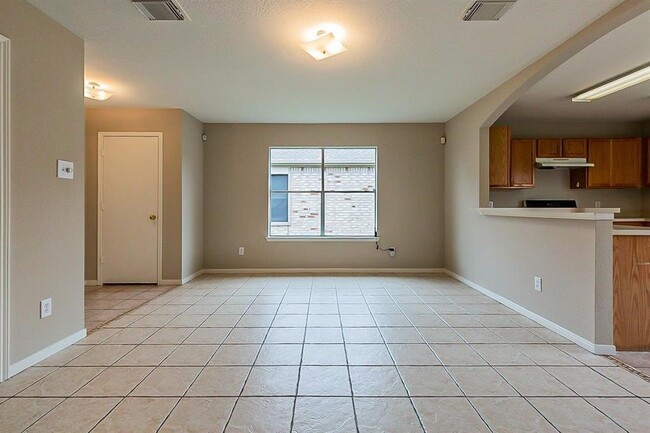 Building Photo - 7143 Chickory Woods Ln