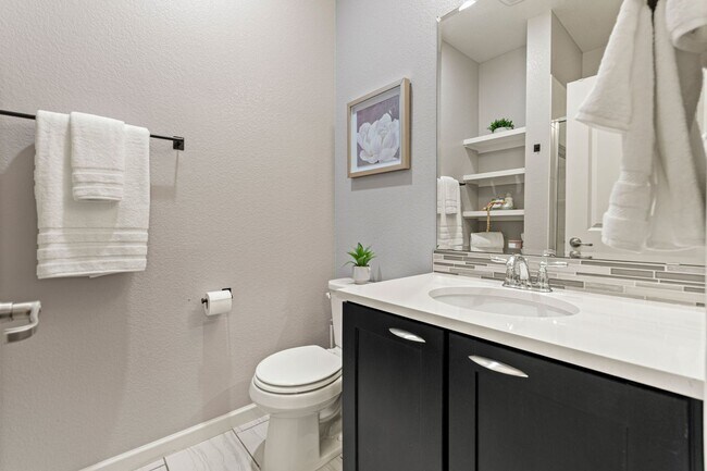 Building Photo - Modern Living. Unforgettable Views 5 bedroom / 5 bathrooms in the desirable Candelas community