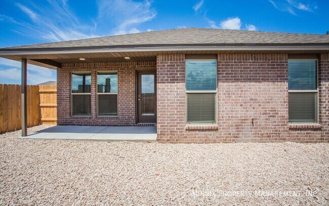 Building Photo - 921 Tulane St