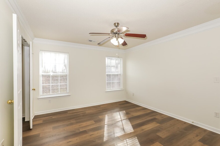 Building Photo - 516 Jaclyn Cir