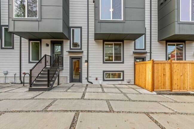 Building Photo - Stunning Brand-New Ballard Townhome with Air Conditioning
