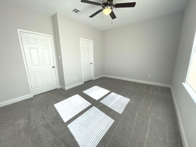 Building Photo - 5214 Mayle St