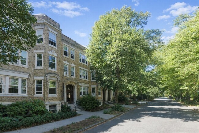 Building Photo - 8 Euston St