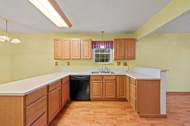 Building Photo - 122 Beach Dr