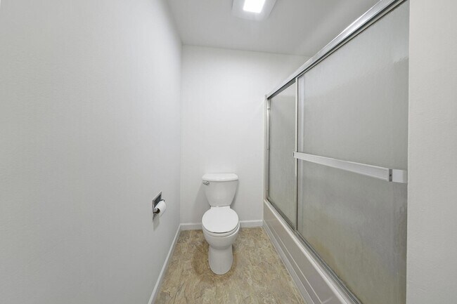 Building Photo - 361 Locust St