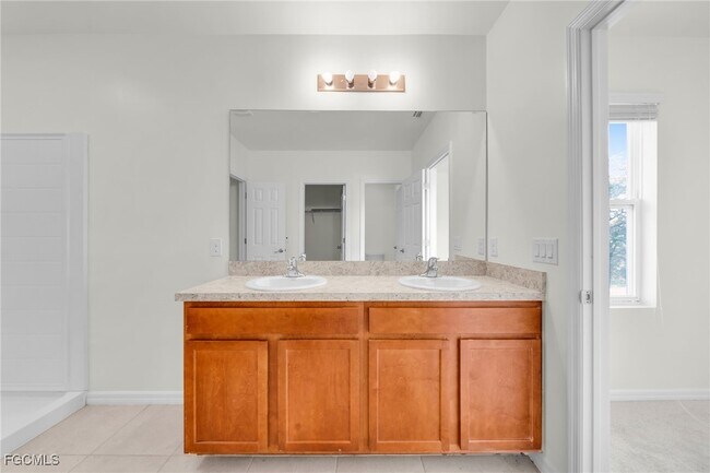 Building Photo - 3477 Acapulco Cir