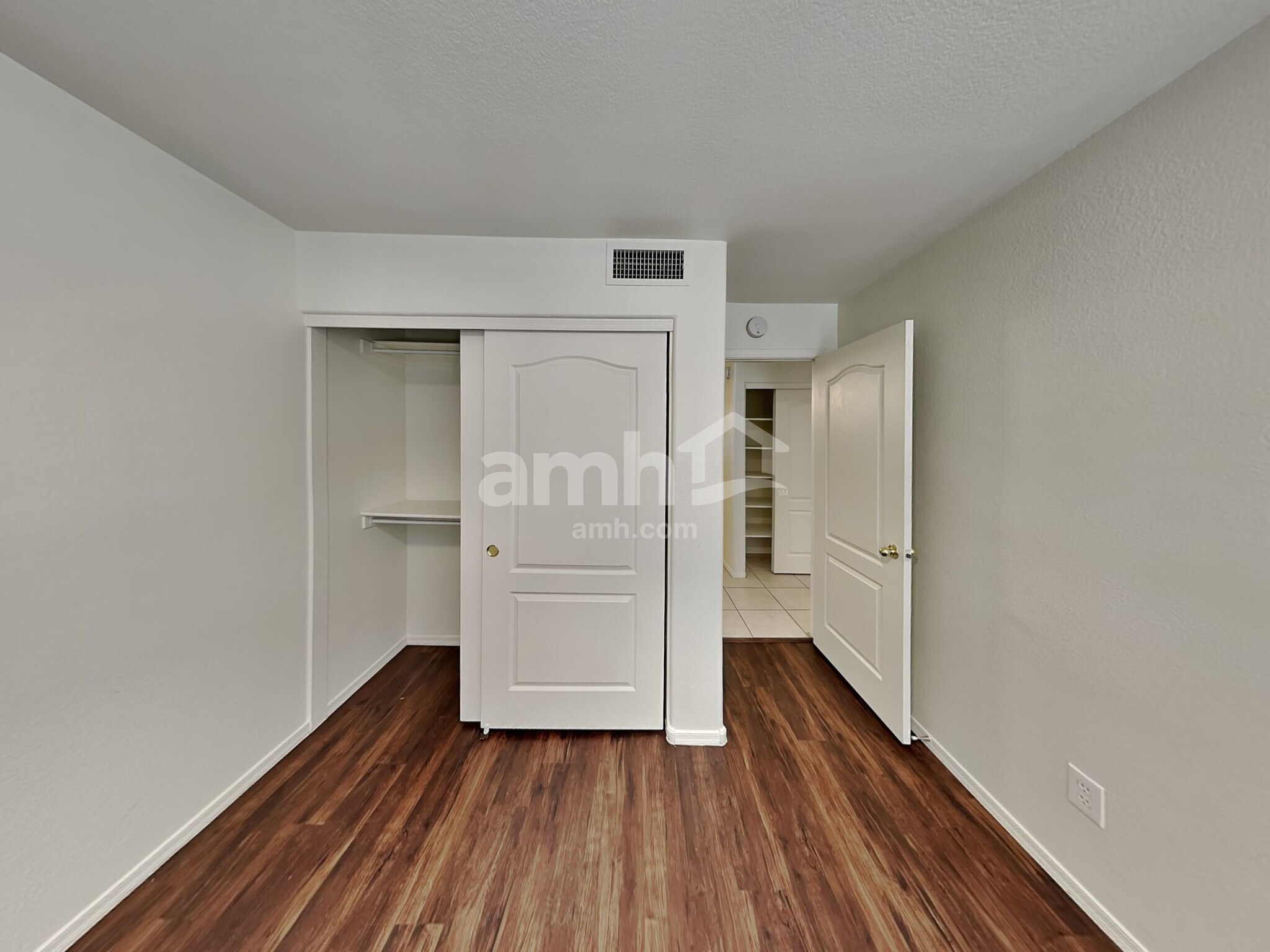 Building Photo - 7830 E Onza Ave