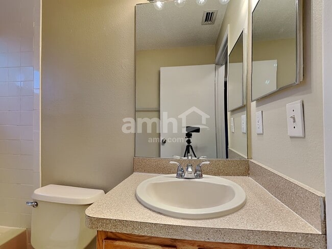 Building Photo - 4604 Copper Ln