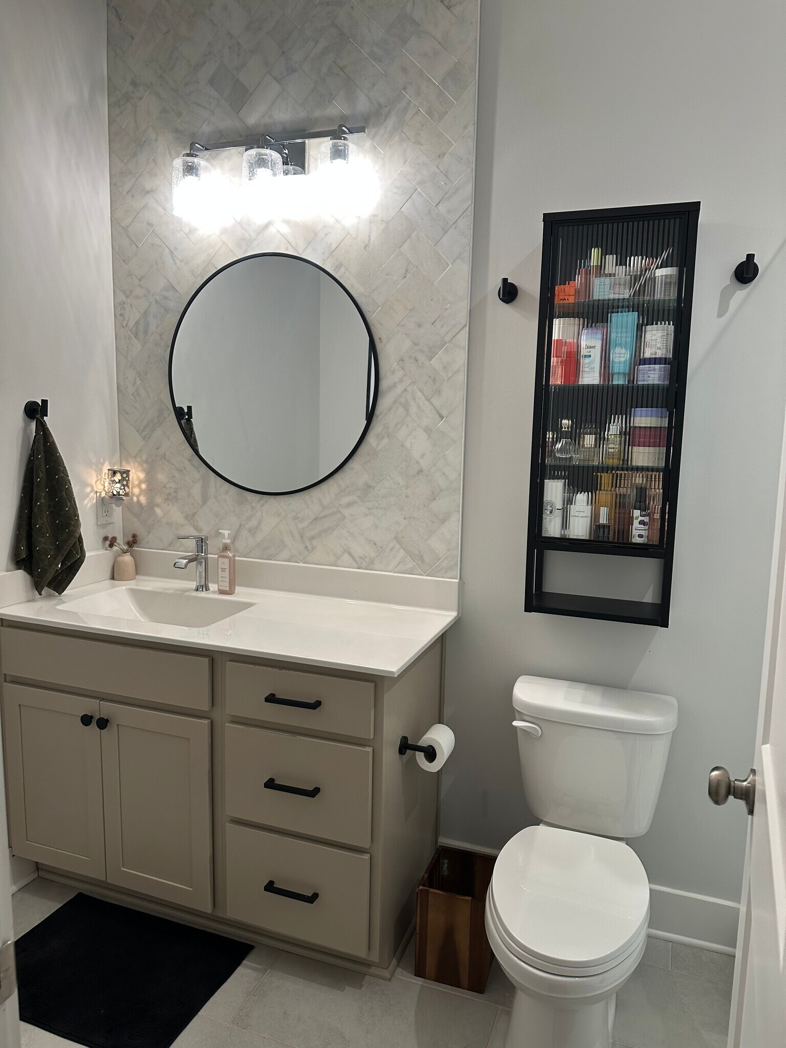 Building Photo - 1296 Longreen Ter NW