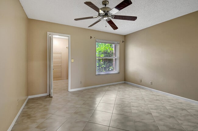 Building Photo - 15792 Philodendron Cir