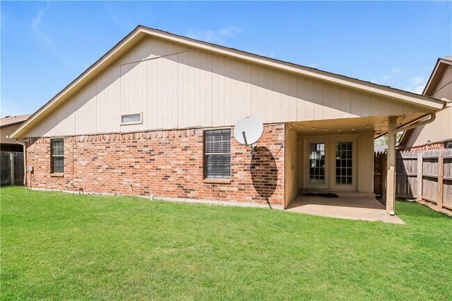 Building Photo - 8312 NW 109th Terrace