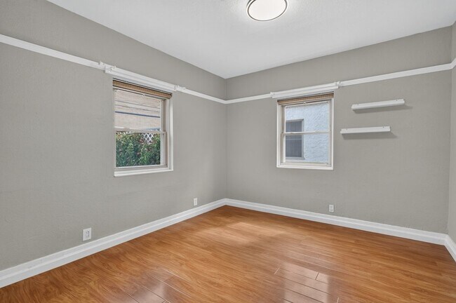Building Photo - 1713 Burnett Wy