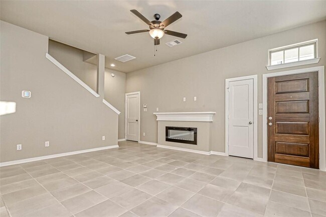 Building Photo - 493 Longleaf Pine Dr