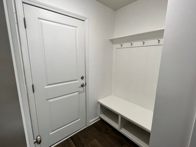 Building Photo - 315 Liliana Dr