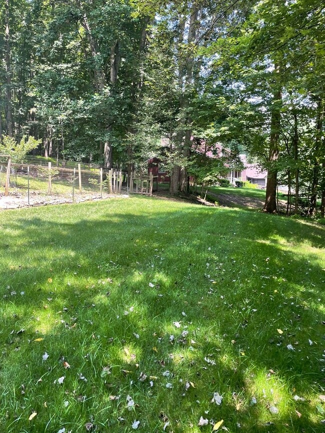 Building Photo - 3 Bedroom Home in Dauphin