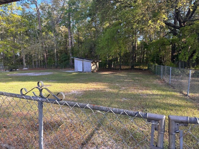 Building Photo - 626 Fleming Rd