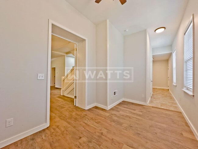 Building Photo - 1022 28th Pl S