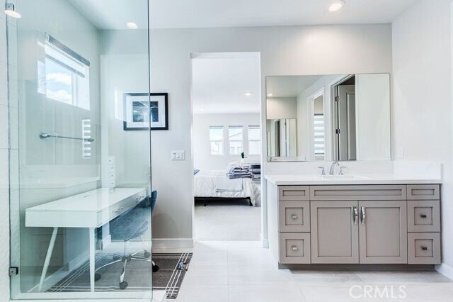 Building Photo - 260 Holliston